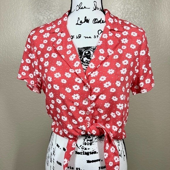 Forever 21 red crop top women floral button up short sleeve size M - Picture 6 of 11